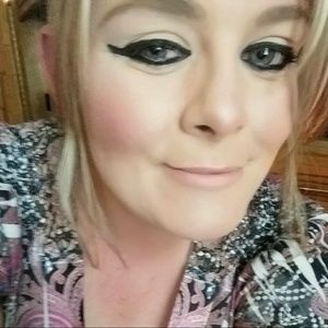 Meet your Posher, Valerie